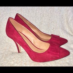 Apartment 9 red micro suede bow tie pumps size 8.